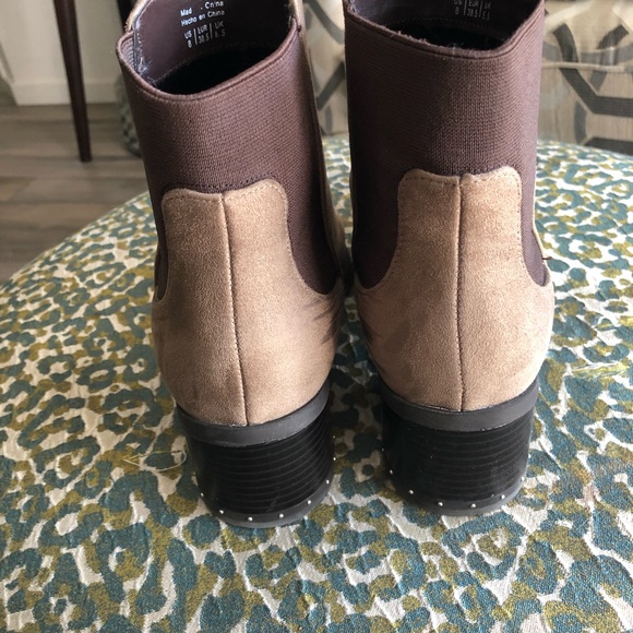 Light brown “call it spring” booties - Picture 7 of 8